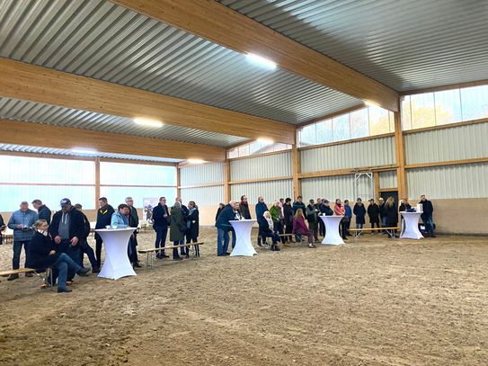 Eine tolle Tradition: 2025-er Syndikate besuchen ihre zukünftigen Stars im Pre-Training